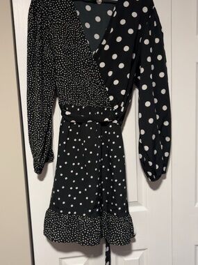 Wednesday’s Girl Black and White Polka Dot Wrap Dress size 22